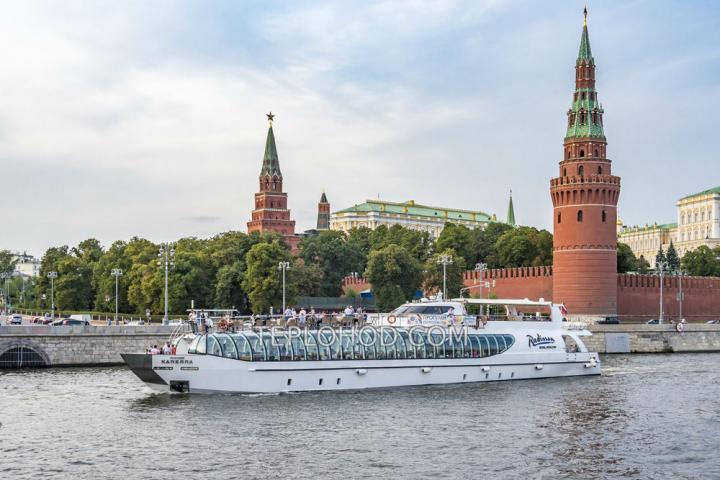 Теплоход “Капелла”