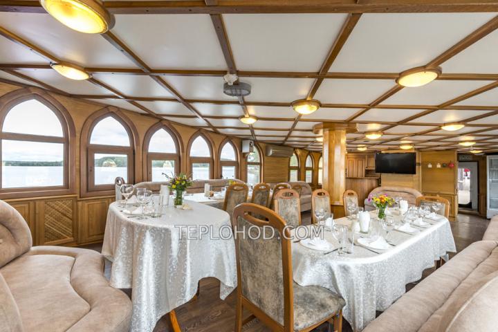 Теплоход “Кастор-1”