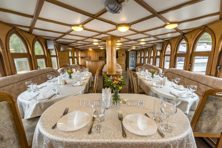 Теплоход “Кастор-1”