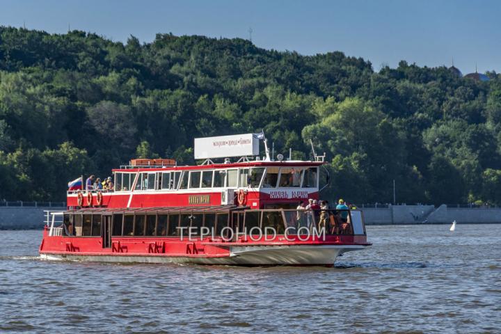 Теплоход “Виктор Потапов”