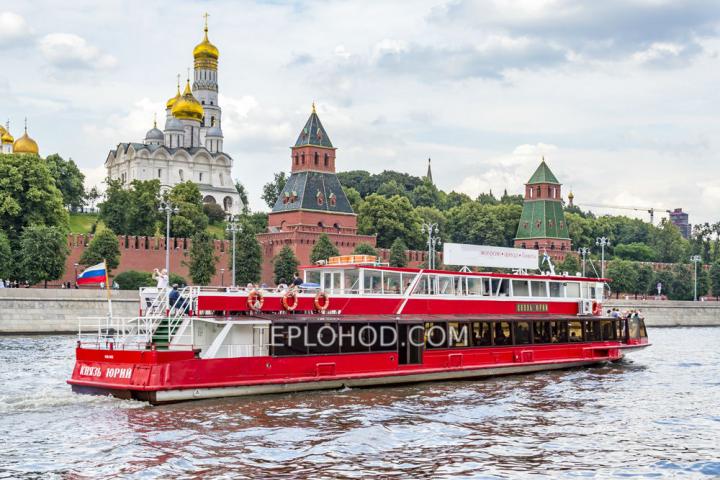 Теплоход “Виктор Потапов”