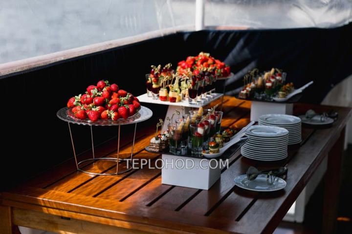 Теплоход “Крокус”