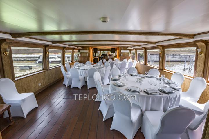 Теплоход “Крокус”