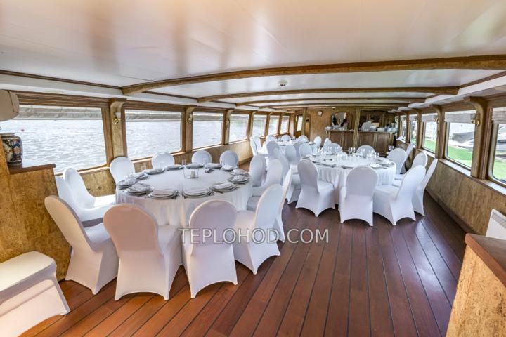 Теплоход “Крокус”