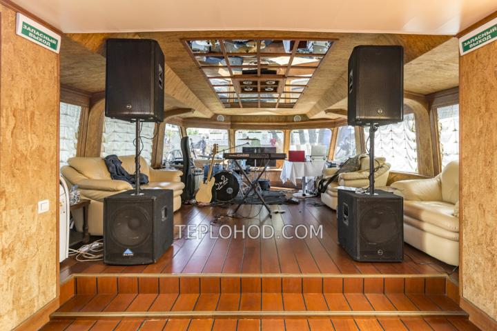 Теплоход “Крокус”