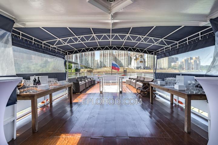 Теплоход “Крокус”