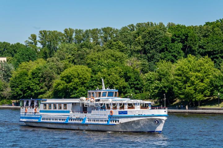 Теплоход “Лагуна”