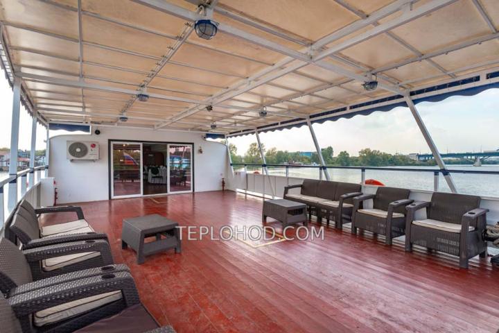 Теплоход “Лагуна”