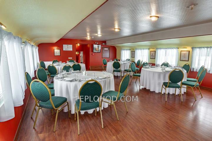 Теплоход “Лагуна”