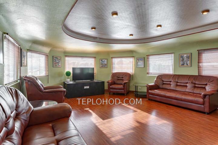 Теплоход “Лагуна”