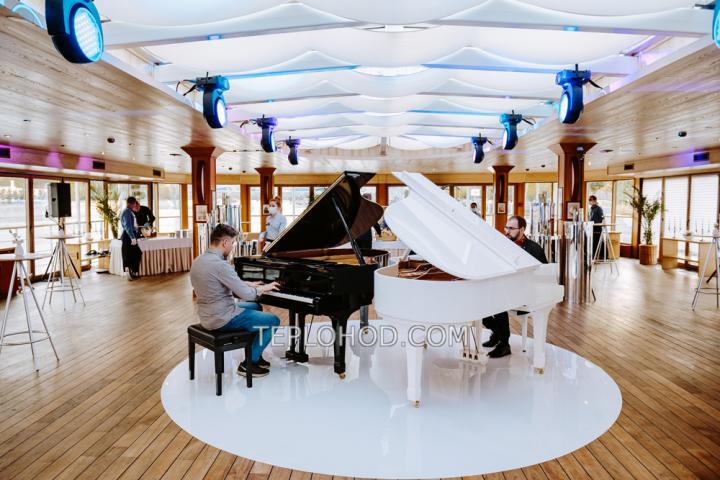 Теплоход “Ласточка”