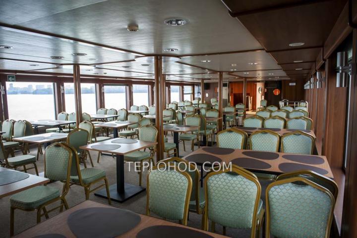 Теплоход “Легенда”