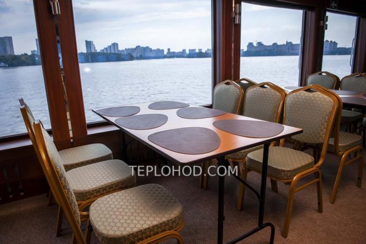 Теплоход “Легенда”