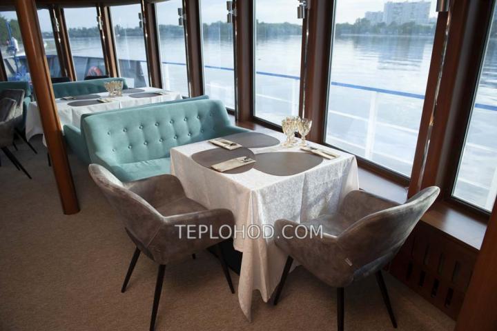 Теплоход “Легенда”