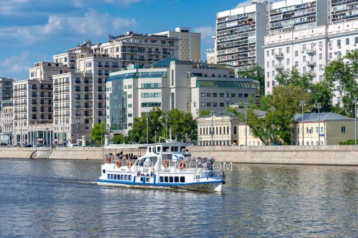 Теплоход “М-88”