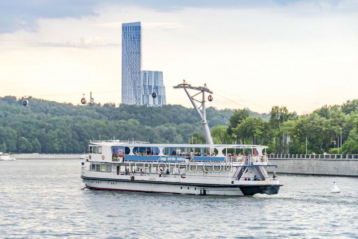 Теплоход “Маэстро”