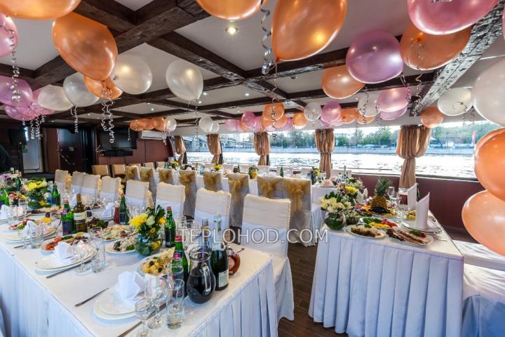 Теплоход “Мария Ермолова”