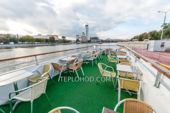 Теплоход “Мария Ермолова”