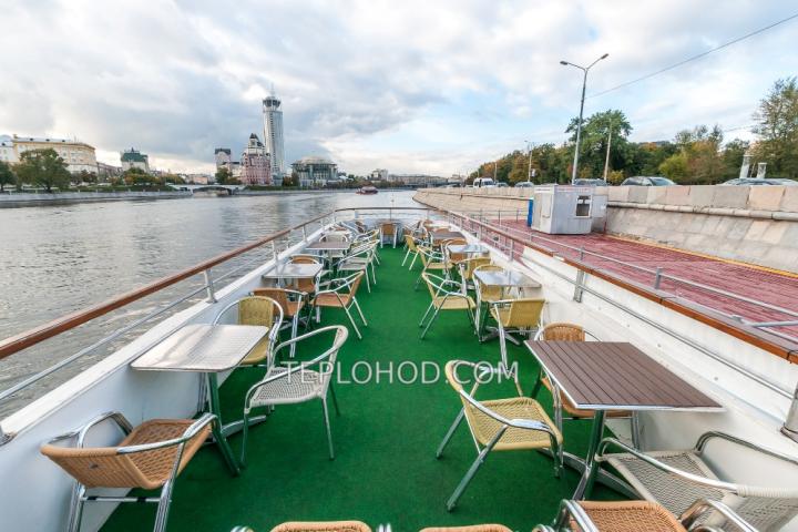 Теплоход “Мария Ермолова”