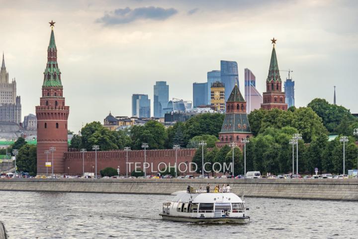 Теплоход “Мария Ермолова”