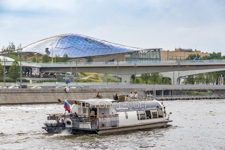 Теплоход “Мария Ермолова”