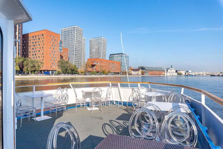 Теплоход “Мечта” 