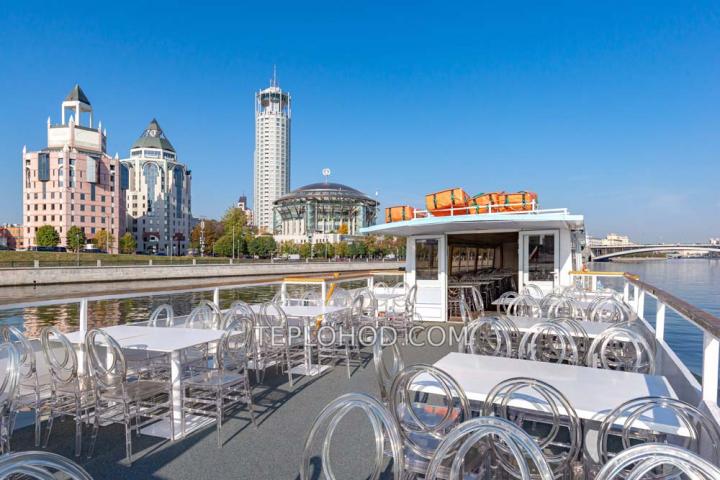 Теплоход “Мечта” 