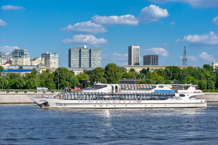 Теплоход “Монтана”