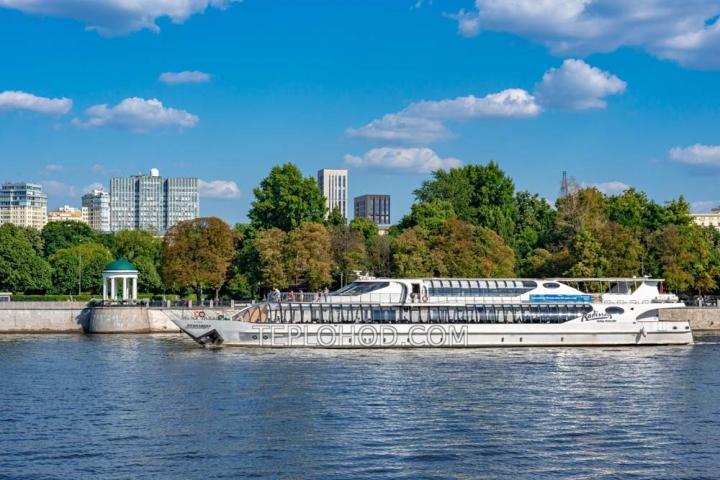 Теплоход “Монтана”