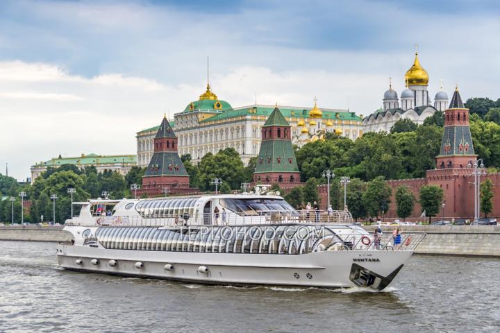 Теплоход “Монтана”