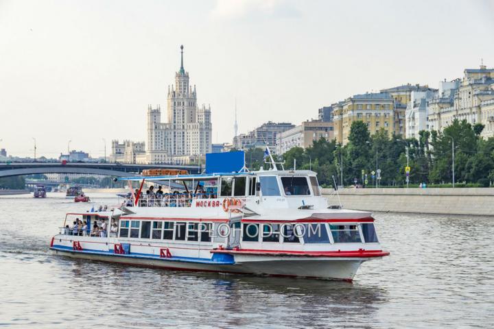 Теплоход “Москва-1”