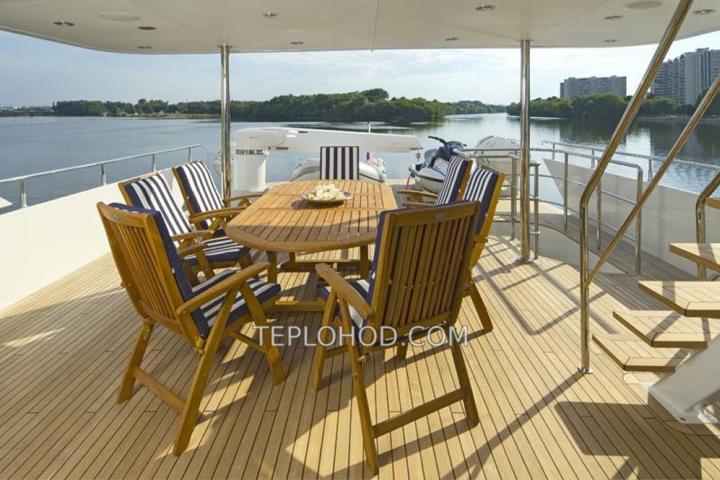 Теплоход “Новая звезда”