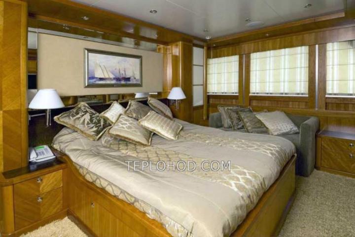 Теплоход “Новая звезда”