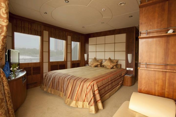 Теплоход “Отрада”