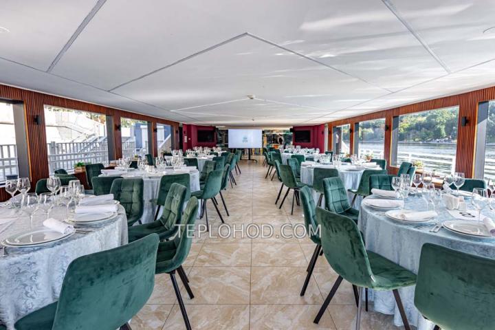 Теплоход “Пальма де Сочи”