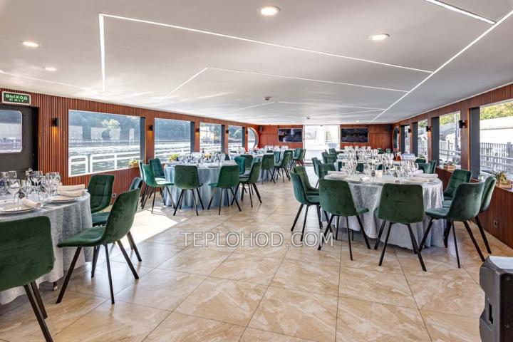 Теплоход “Пальма де Сочи”