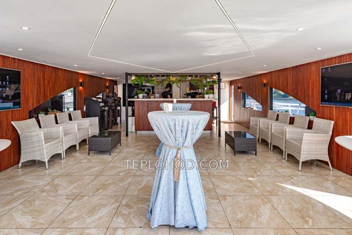 Теплоход “Пальма де Сочи”