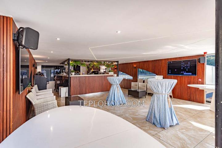 Теплоход “Пальма де Сочи”