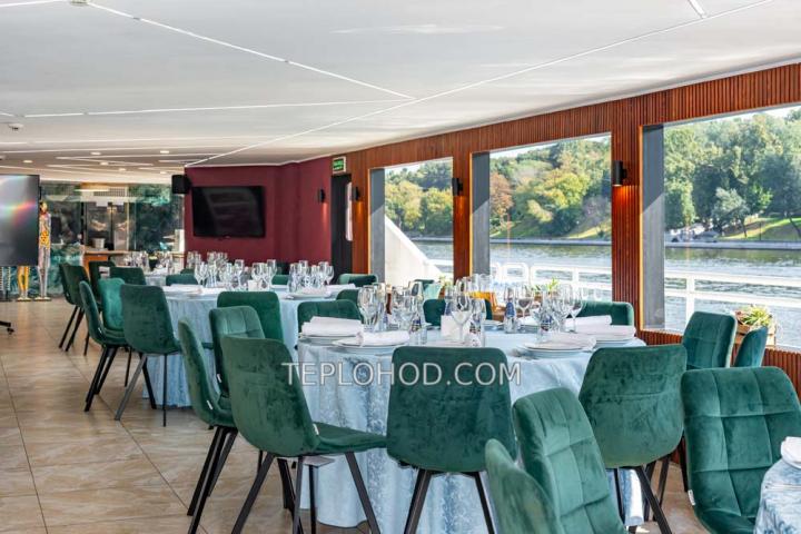 Теплоход “Пальма де Сочи”