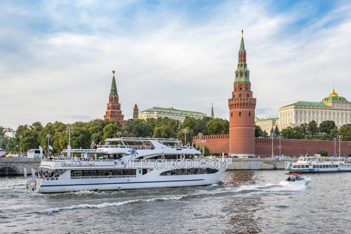 Теплоход “Пальма де Сочи”