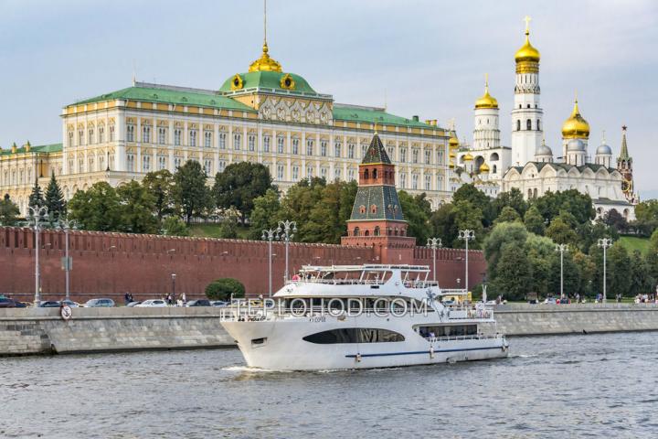 Теплоход “Пальма де Сочи”