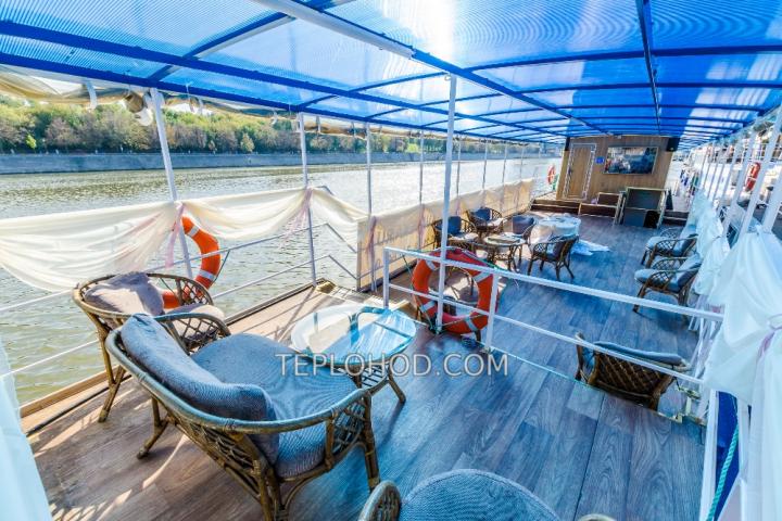 Теплоход “Позитив”