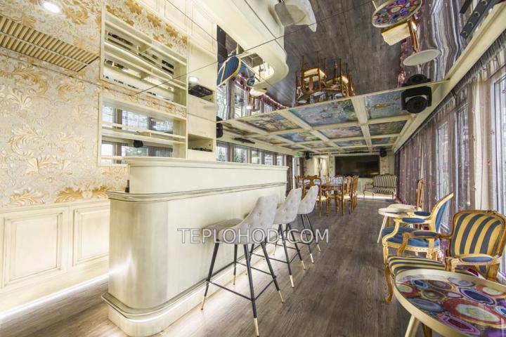 Теплоход “Поручик Ржевский”