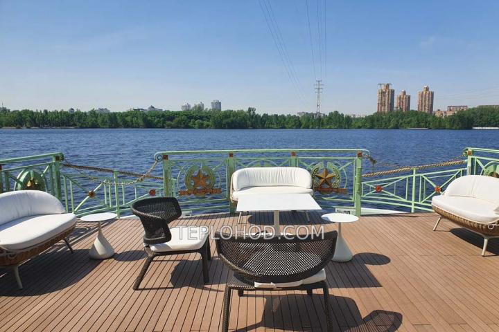 Теплоход “Поручик Ржевский”