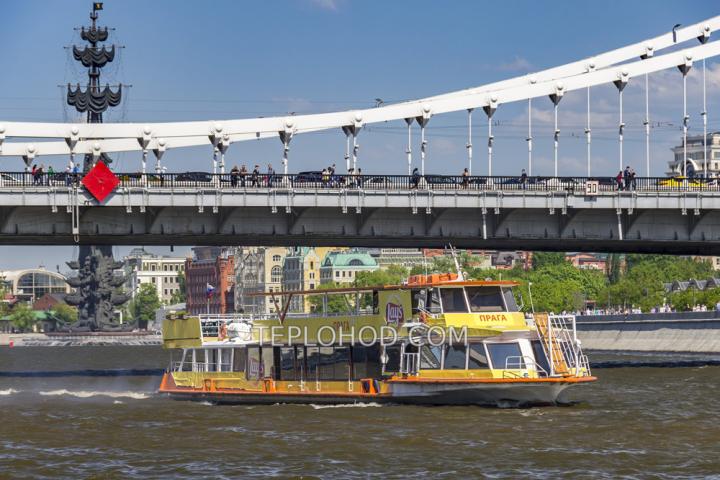 Теплоход “Прага”
