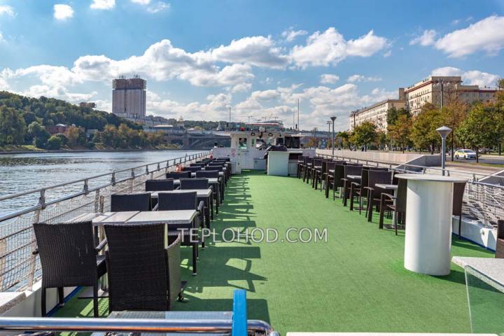 Теплоход “Ривер Лаундж”