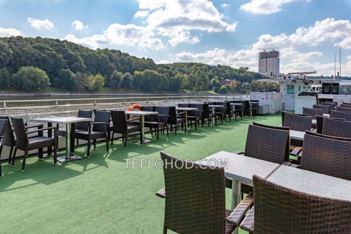 Теплоход “Ривер Лаундж”