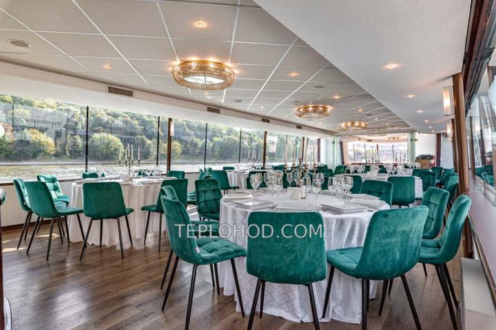 Теплоход “Ривер Лаундж”