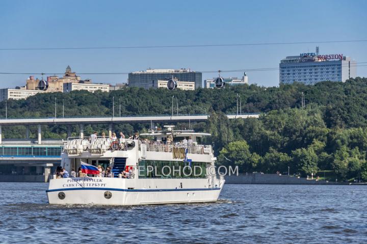 Теплоход “Ривер Лаундж”