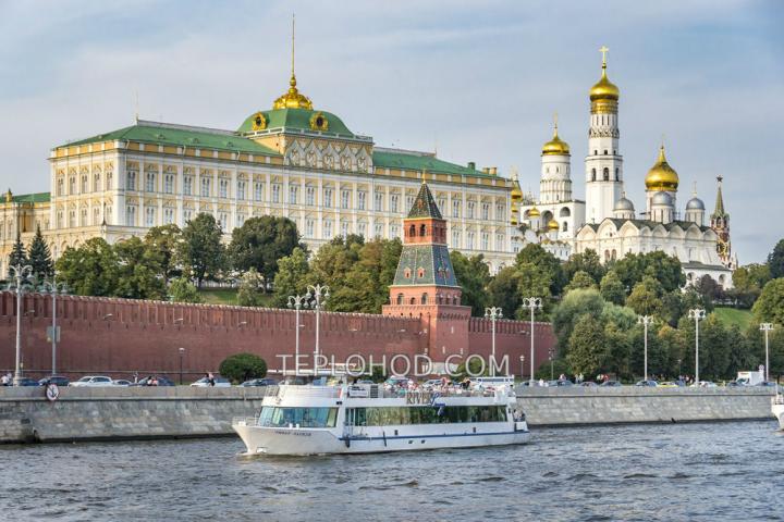 Теплоход “Ривер Лаундж”